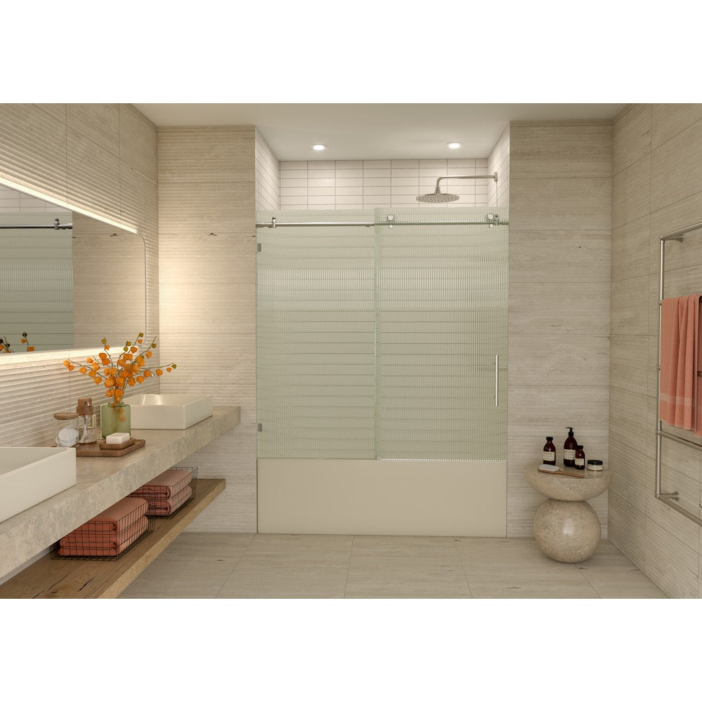 Porte de baignoire coulissante de 56 po à 60 po de largeur x 60 po de hauteur en nickel brossé avec verre cannelé - Côté droit