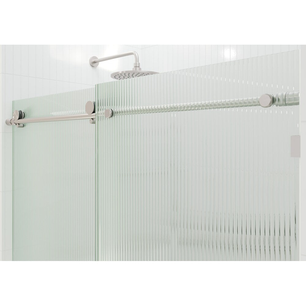 Porte de baignoire coulissante de 56 po à 60 po de largeur x 60 po de hauteur en nickel brossé avec verre cannelé - Côté droit