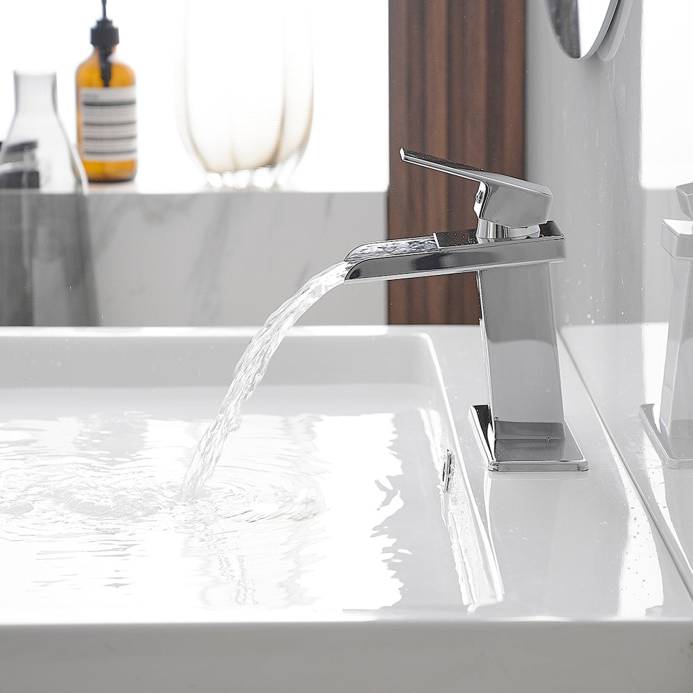 Robinet de salle de bain monotrou à poignée unique avec ensemble de vidage escamotable en chrome poli
