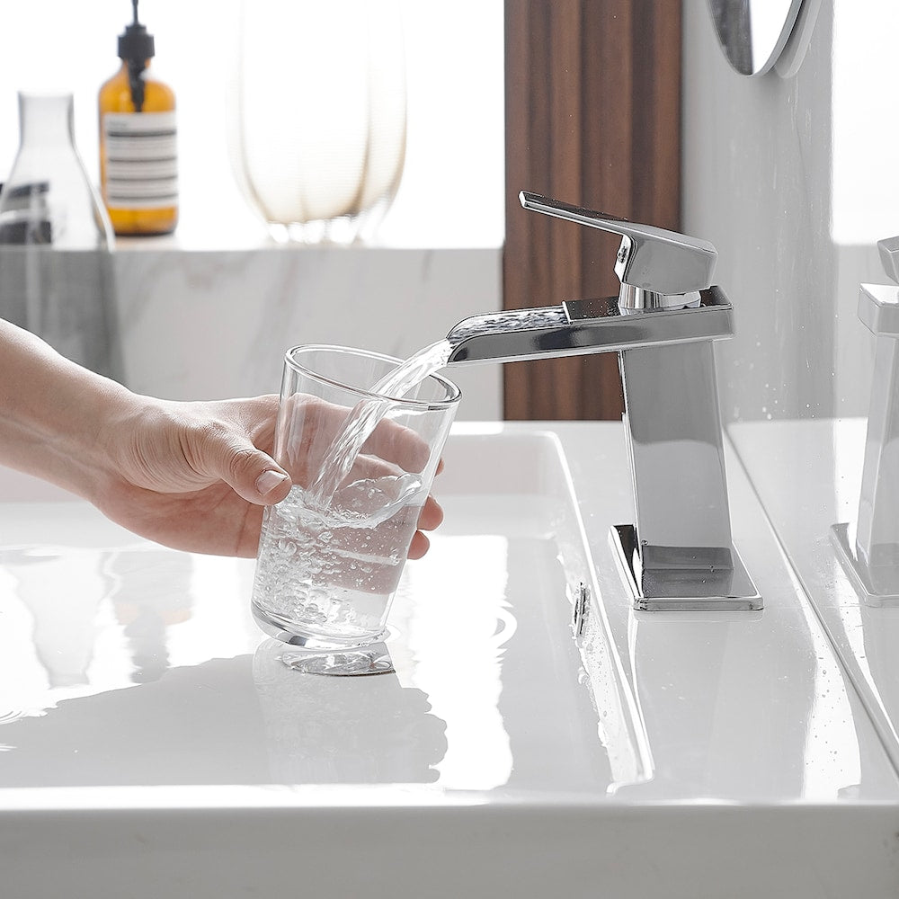 Robinet de salle de bain monotrou à poignée unique avec ensemble de vidage escamotable en chrome poli