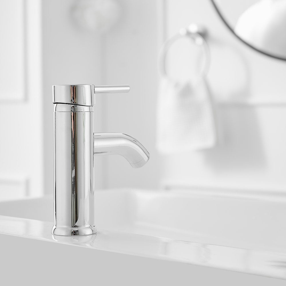 Robinet de salle de bain à poignée unique et trou unique avec bonde escamotable en chrome poli