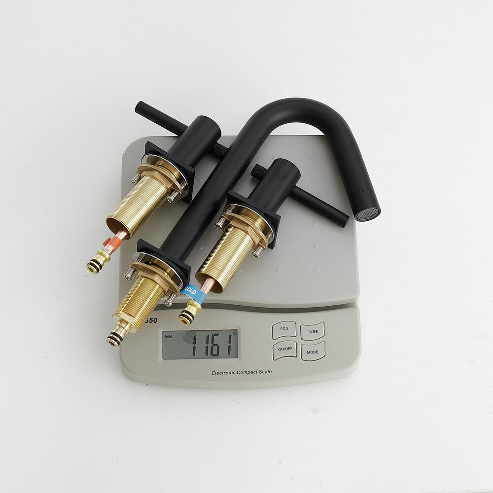 Robinet de salle de bain à double poignée à arc élevé de 8 po à économie d'eau avec kit de vidange en noir mat
