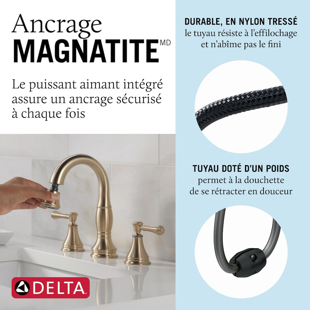 Robinet de salle de bain à deux poignées et à large bec rétractable Cassidy de 8 po en bronze champagne