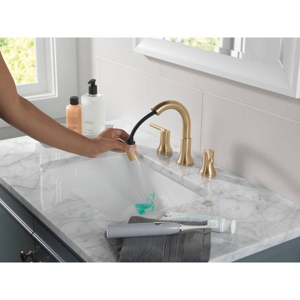 Robinet de salle de bain à deux poignées et à bec rétractable Trinsic de 8 po en bronze champagne