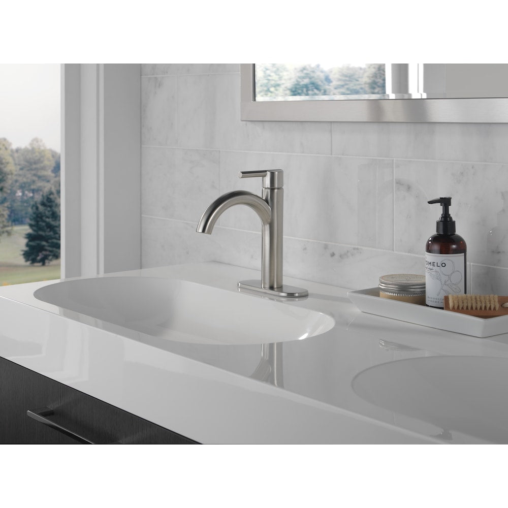 Robinet de salle de bain monotrou à bec en J Nicoli en acier inoxydable