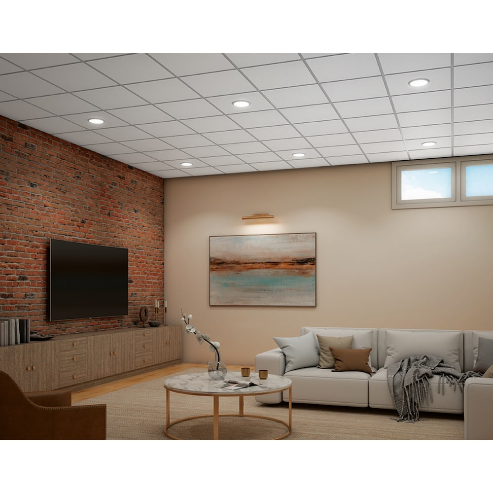 Panneau de plafond à poser Armstrong Ceilings 2 pi x 2 pi Yuma White 492 (vendu à la caisse - paquet de 16)