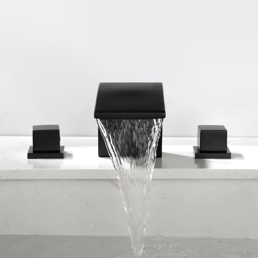 SZ2 8-inch Widespread Bathroom Sink Faucet in Matte Black