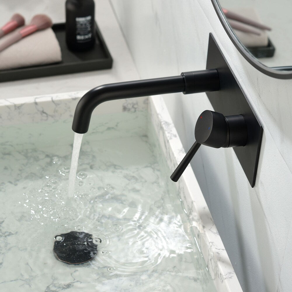 Robinet de lavabo de salle de bain à montage mural Gemini en noir mat