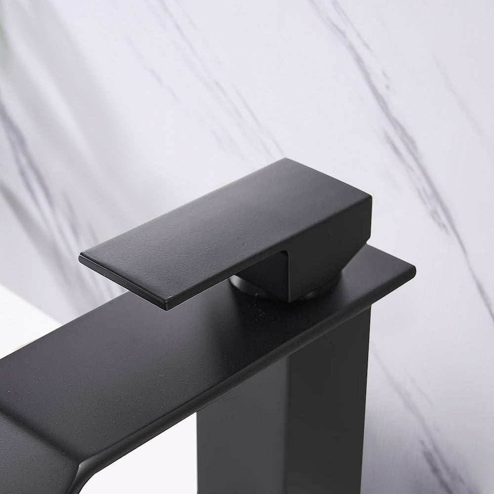 Scorpio Single Hole Bathroom Sink Faucet in Matte Black