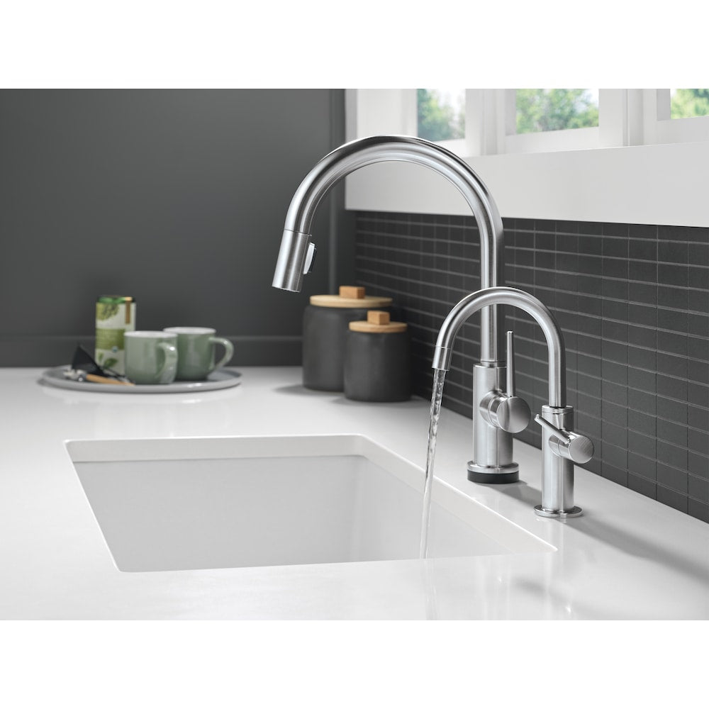 Trinsic Single-Handle Pull-Down Kitchen Faucet Touch2O Touchless Technology, Arctic Stainless